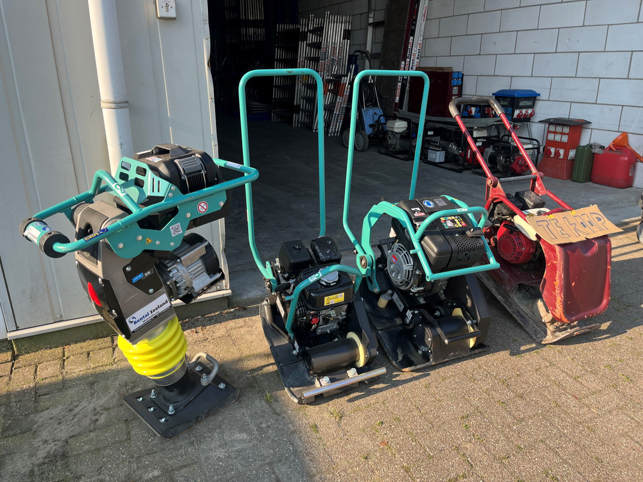 Bakfrees, onkruidborstelmachine, stobbenfrees, diverse park en tuinmachines