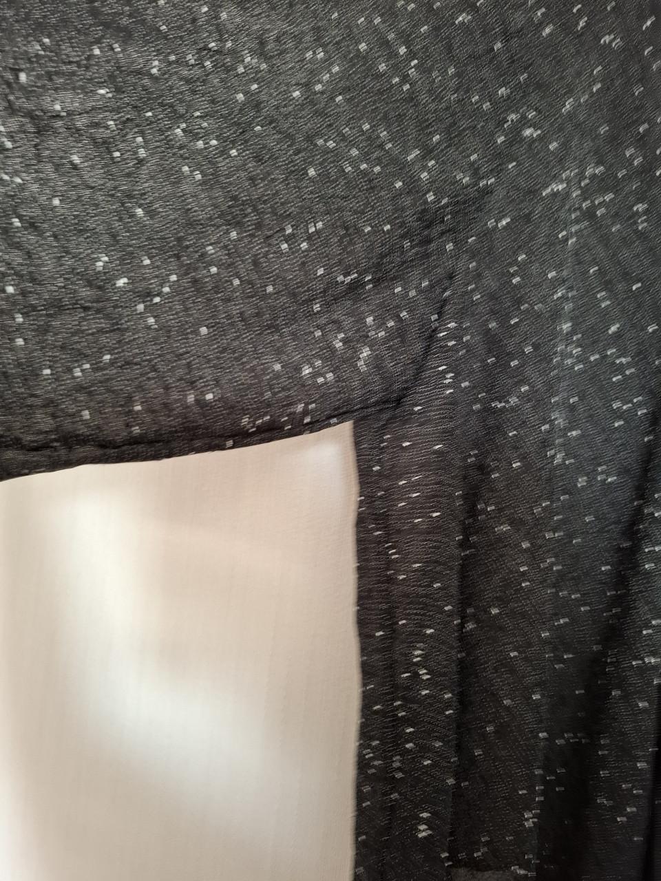 Sempre Piu twinset top met jasje. Zwart met witte. Maat 58
