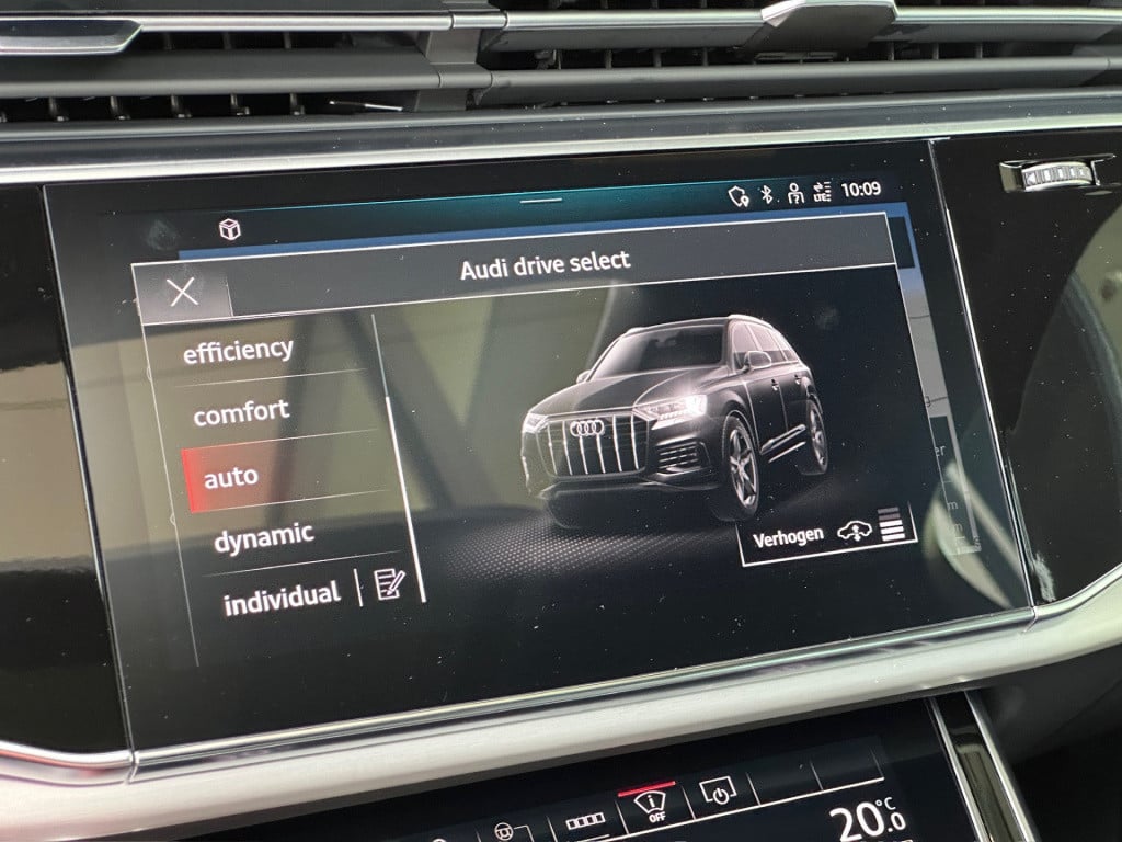 Audi Q7 55 tfsi e quattro pro line s-line | panoramadak | luchtvering | tre