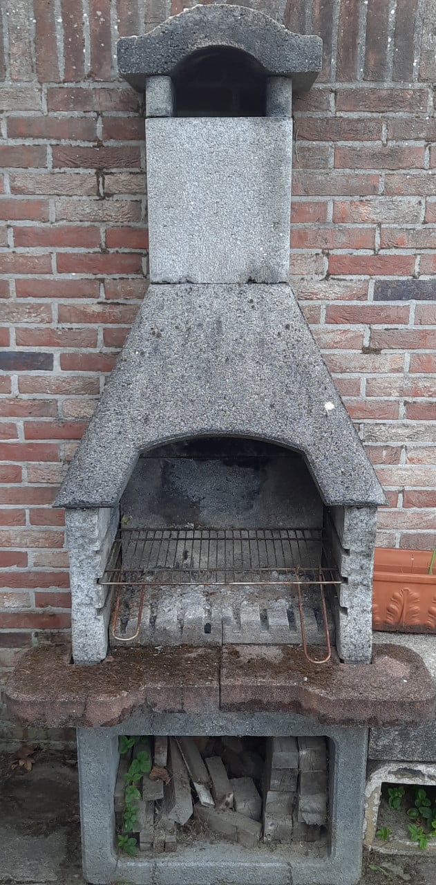 Betonnen barbecue