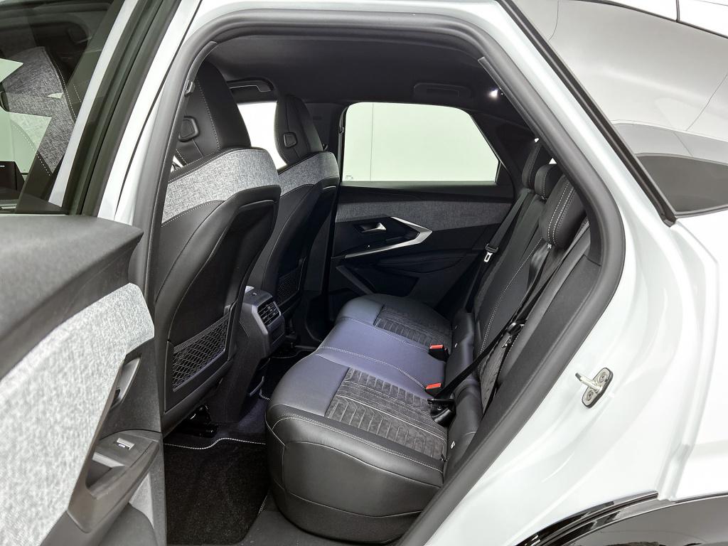 Peugeot E-3008 gt avantage 210 pk 73 kwh | trekhaak | 360 vision camera | w