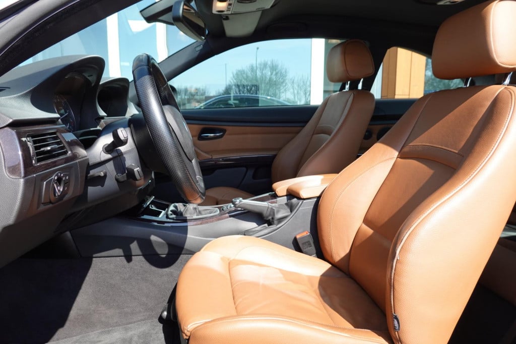 BMW 3-serie coupé 320i corporate lease business line sport