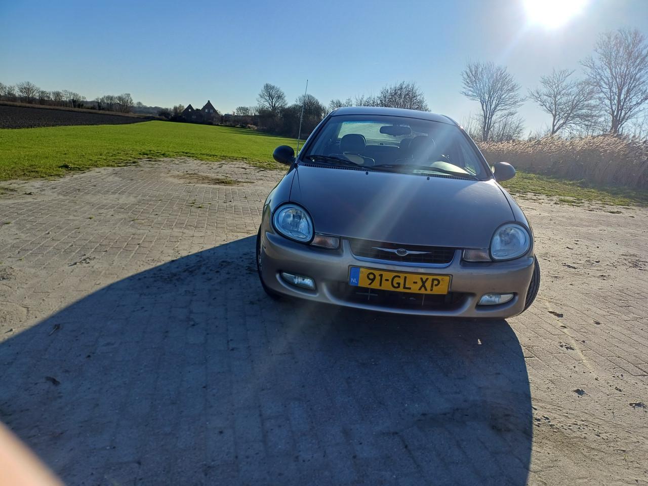 Chrysler neon 2.0 bruin