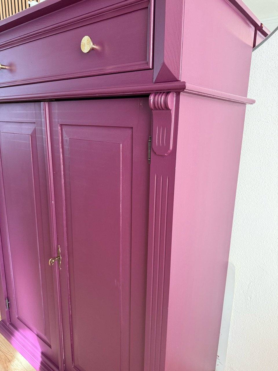 Houten kast paars