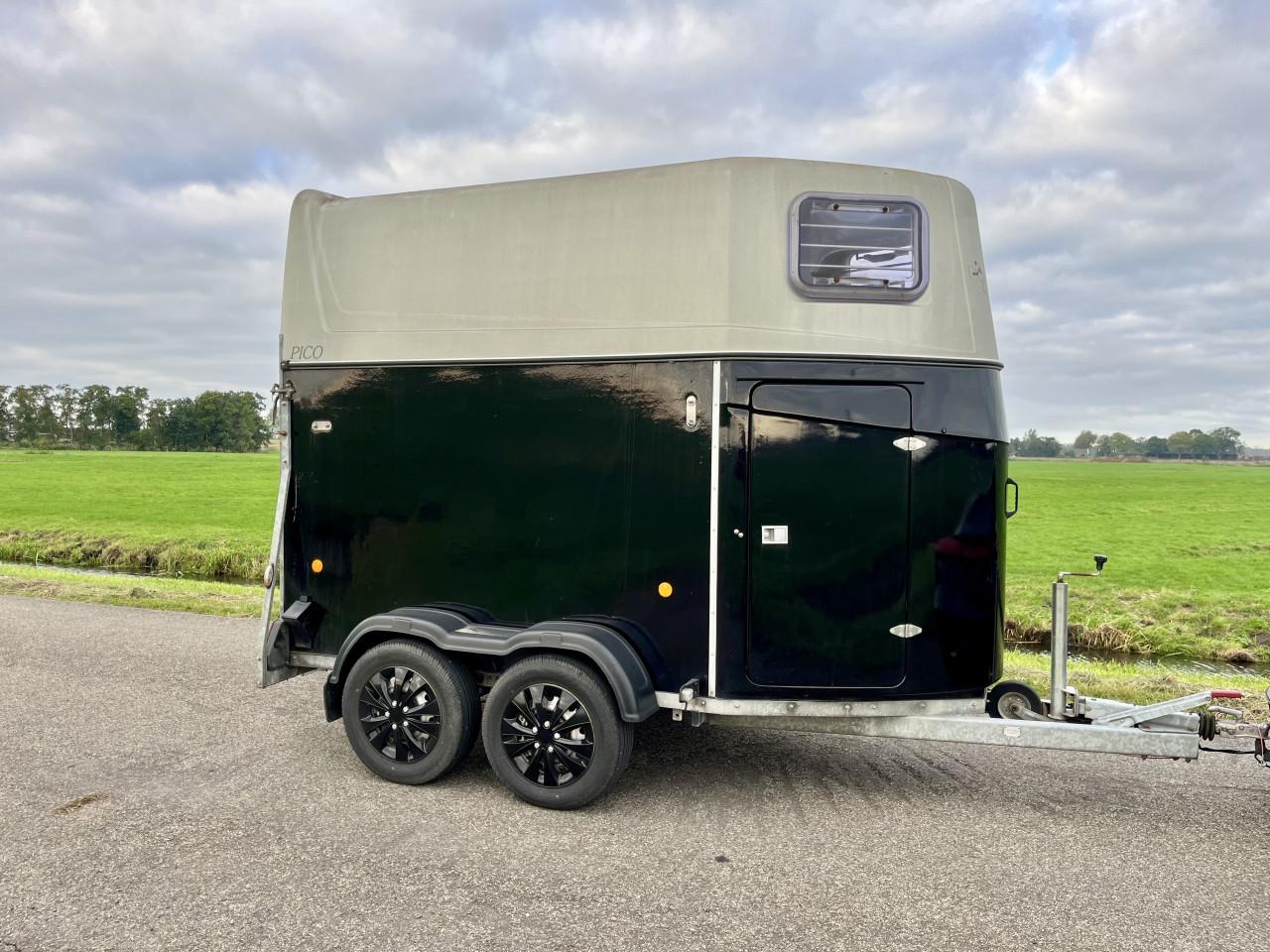 Polyester lichtgewicht Thiel met zadelkamer en aluminium bodem