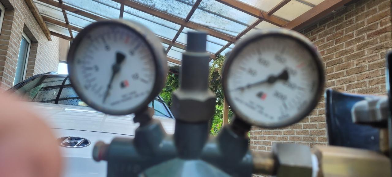 Lasapparaat mig co2 met gasfles en laskap