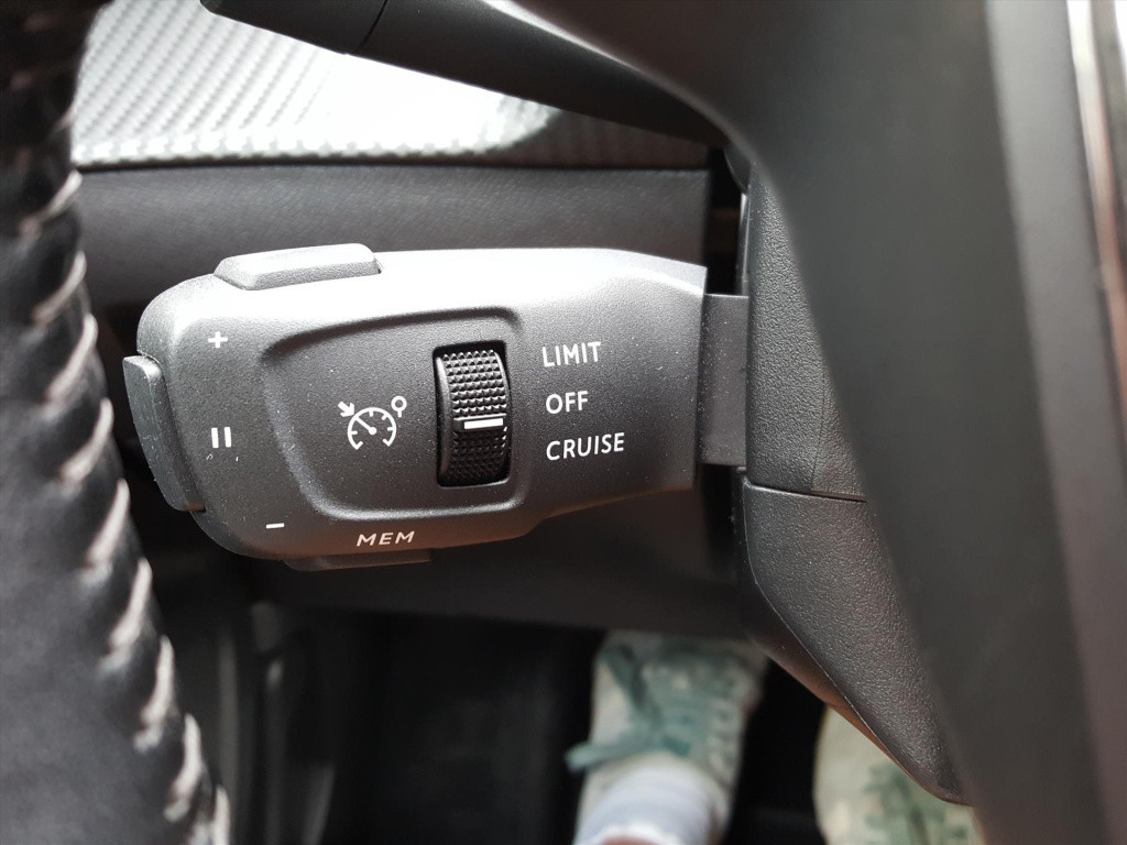 Peugeot 2008 allure pack 1.2 pt-130pk trekhaak | apple carplay & android au