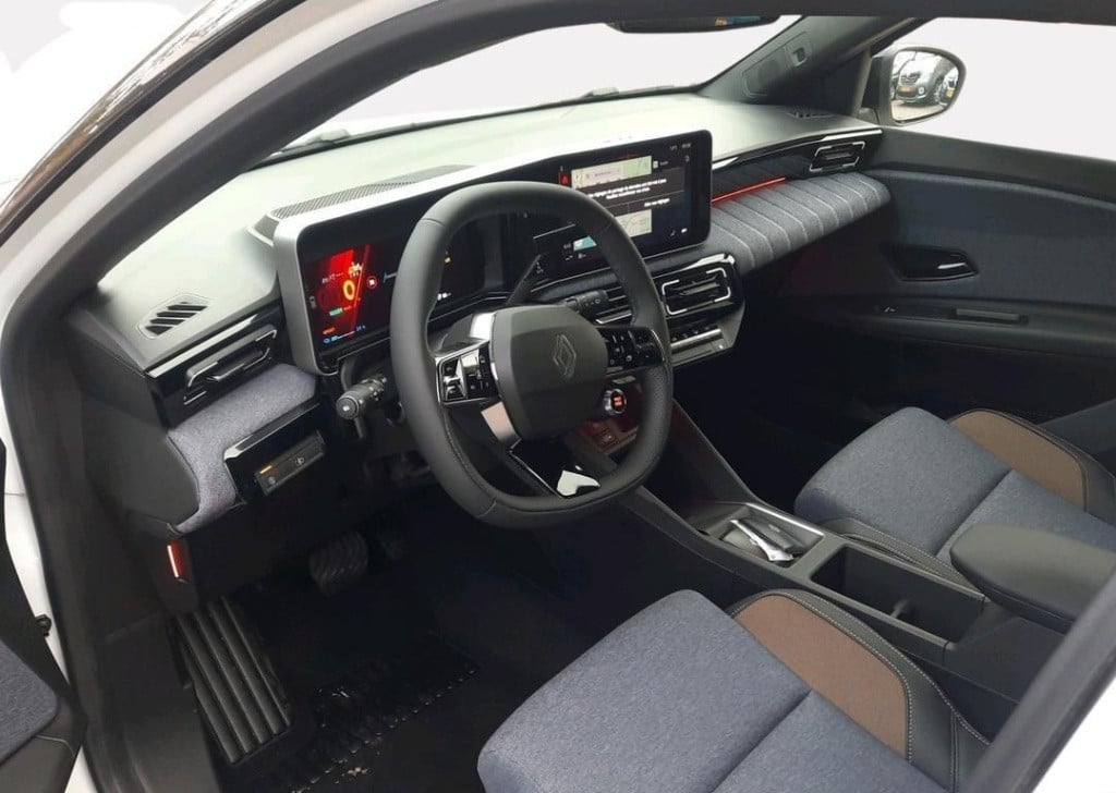 Renault 5 comfort range techno 52 kwh - 5 jaar garantie / all weather bande