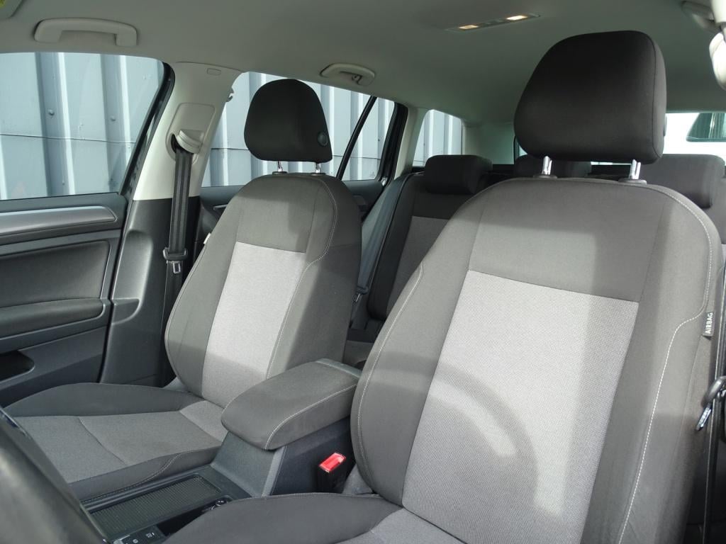 Volkswagen Golf 1.6 tdi highline adapt cruise | navi | bluetooth