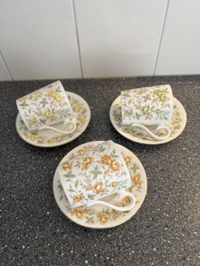 ROYAL ALBERT “THE ROSE CHINTZ” SERIE