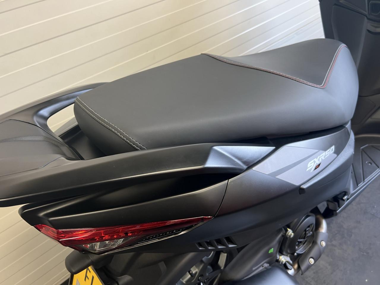 Aprilia SXR 50 mat zwart nu uit voorraad leverbaar!
