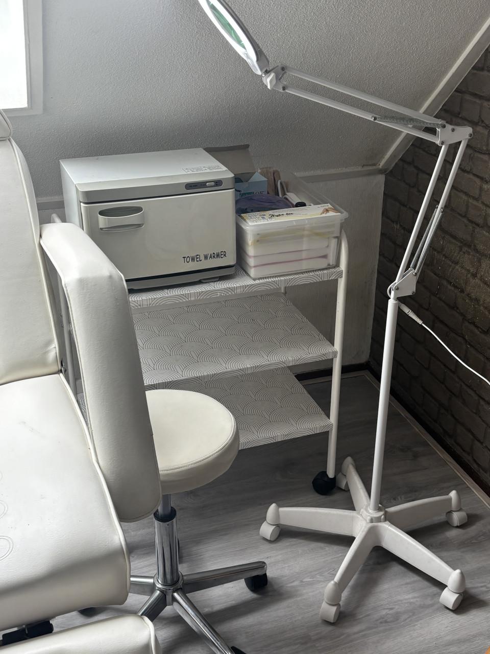 Behandel en of massage stoel met extra’s