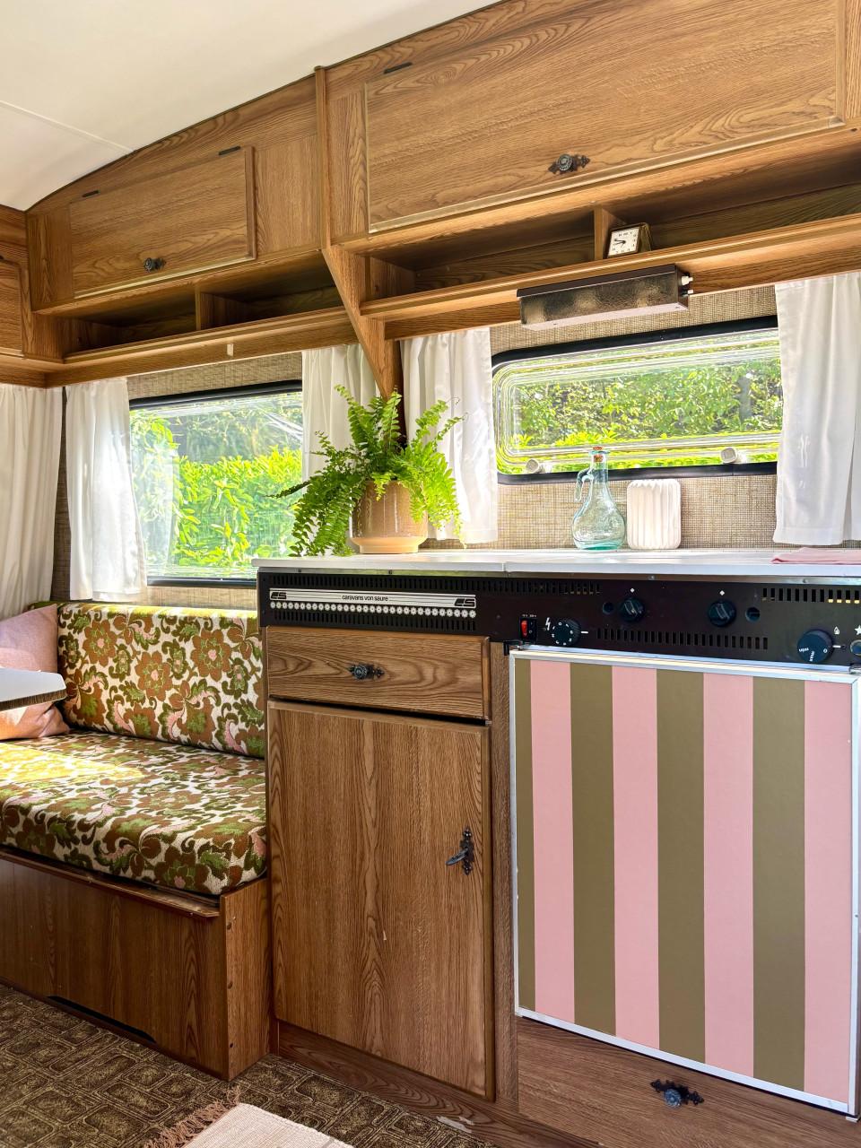 Te koop mooie retro munsterland caravan 380