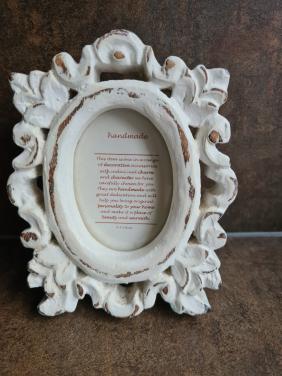 Prachtige handgemaakte fotolijst in brocante stijl.