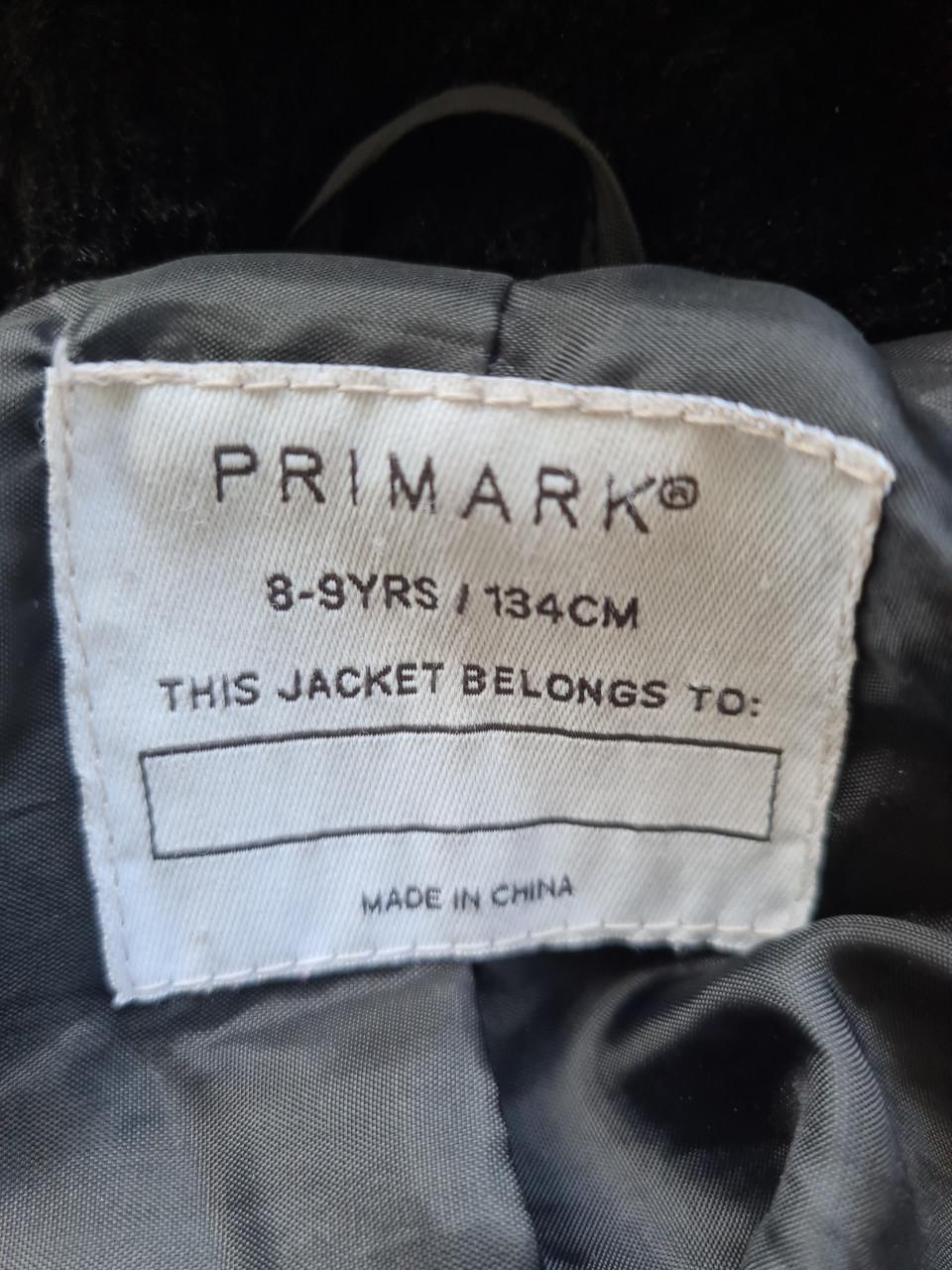 Mooie zwarte fake fur bontjas met capuchon van de Primark mt 134