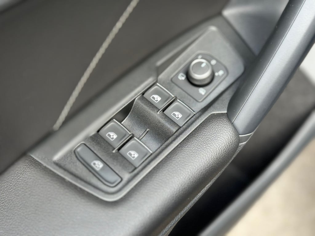 Volkswagen Tiguan 1.5 tsi 150pk dsg r-line | black line | panoramadak | tre
