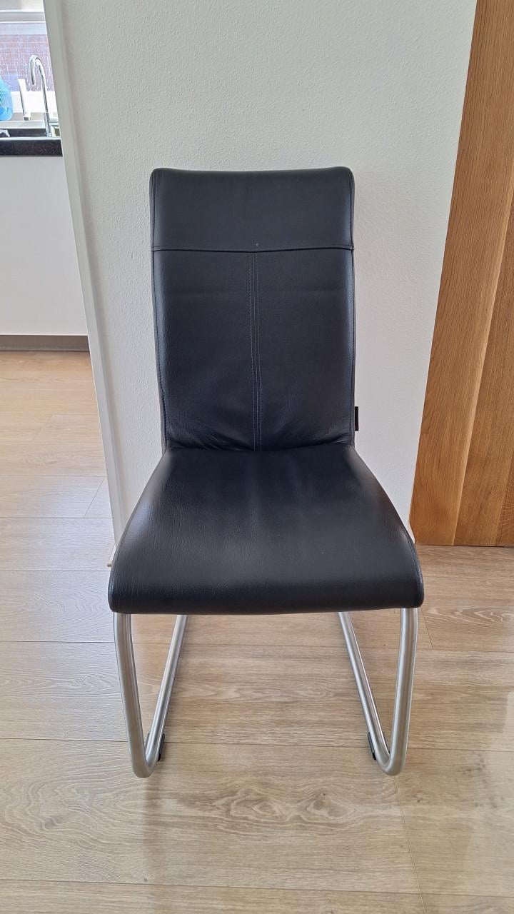 Eetkamertafel + 6 stoelen (en eventueel 2 salontafels)