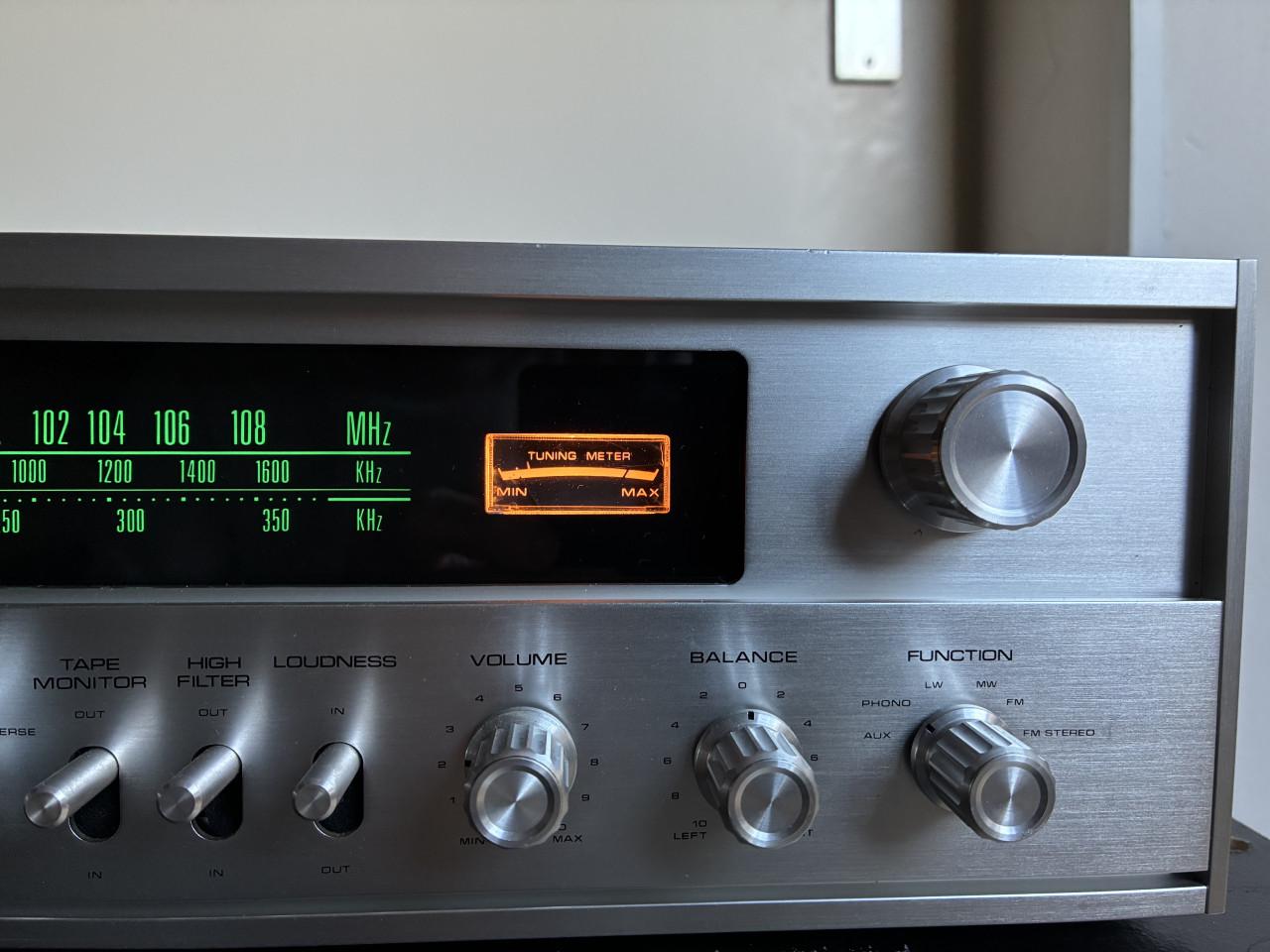 Een perfecte Sanyo tuner/versterker DCX-2500L.