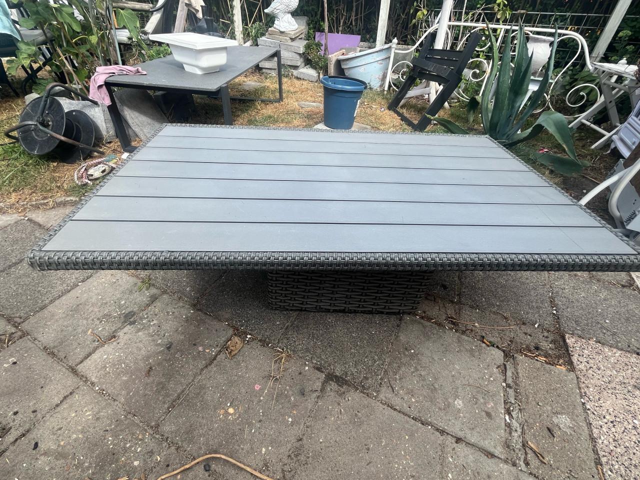 TUINTAFEL(S)