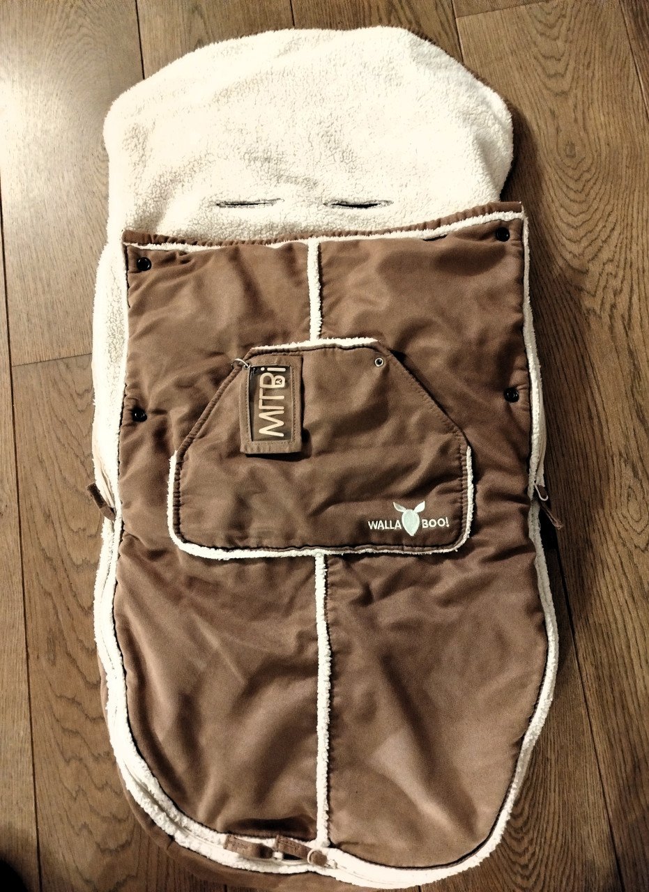 Walla Boo wagenvoetenzak(suede look)