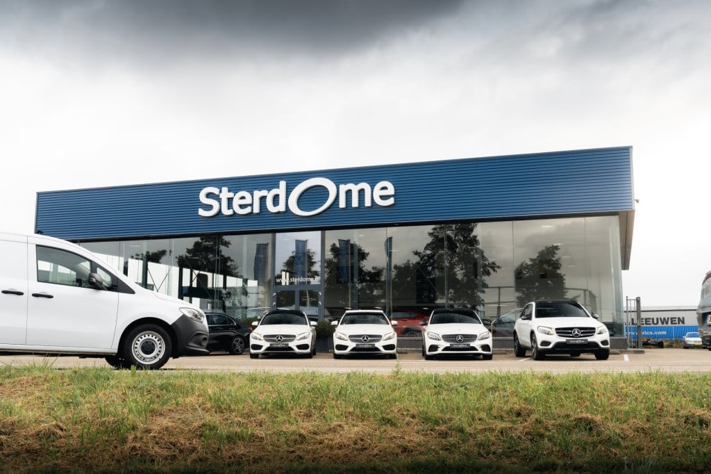 Mercedes-Benz C-Klasse estate 300 e amg line l distronic l mbux l stoelverw