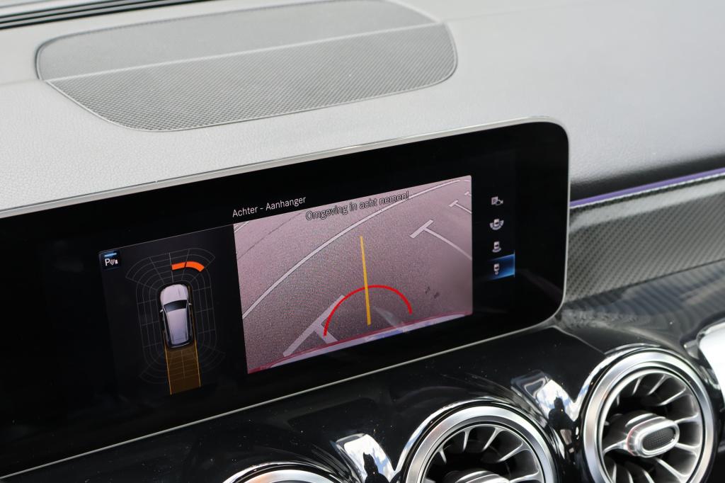 Mercedes-Benz Glb 200 business solution amg 163 pk i panoramadak i trekhaak