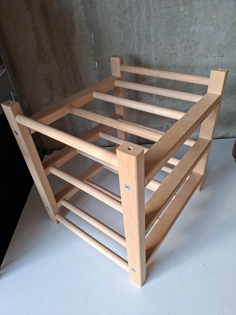 Te koop houten wijnrekje
