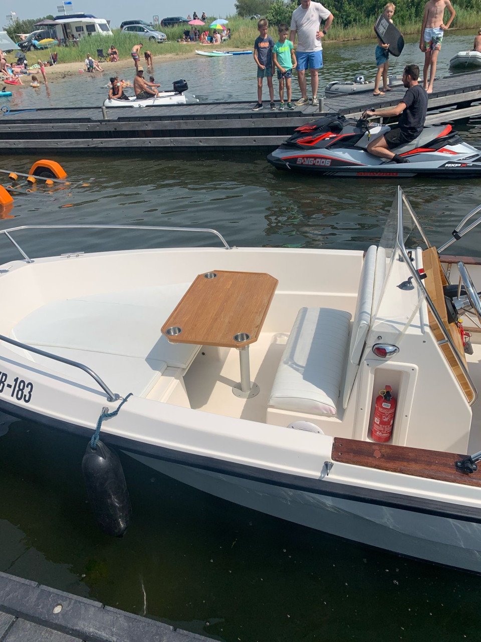 Te koop Elan 495 met een Yamaha 50 pk 4-takt