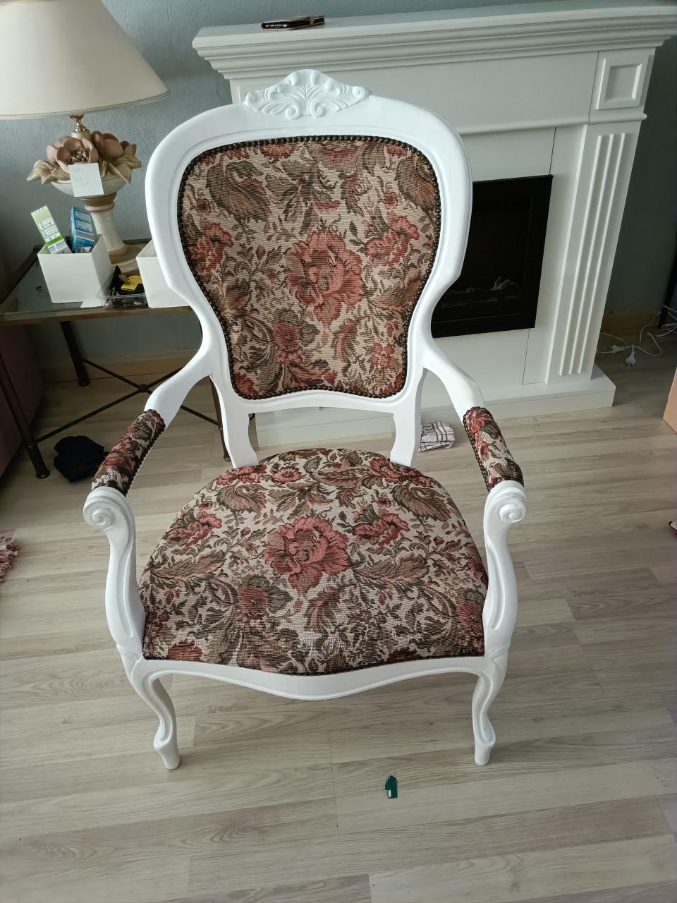Roze tweepersoonsbankje. En 2 stoelen. Ook los van elkaar te koop