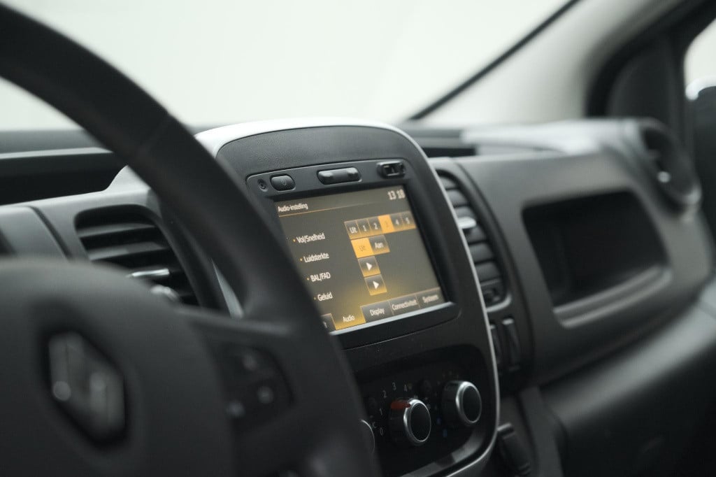 Renault Trafic 2.0 dci 120 t27 l1h1 work edition | trekhaak | apple carplay