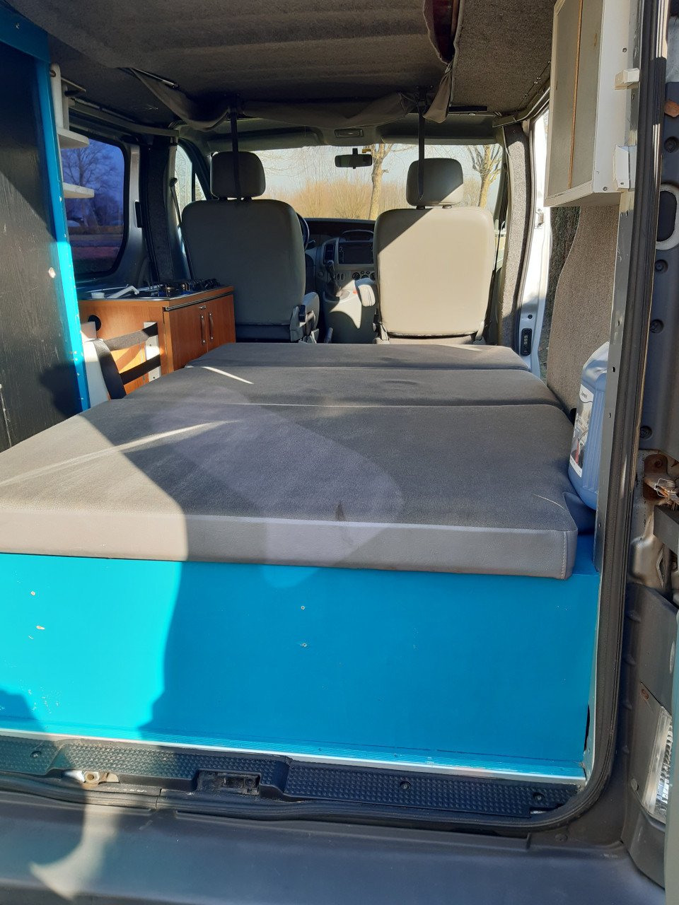 Vivaro kampeerbus