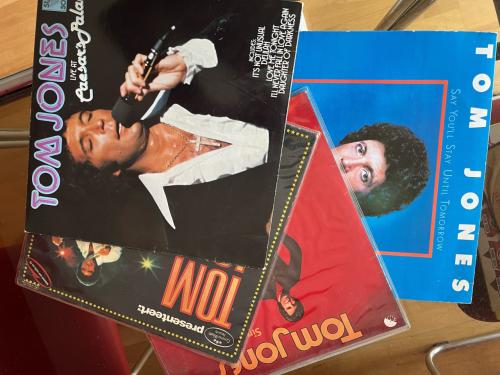 Lp’s. Tom Jones.