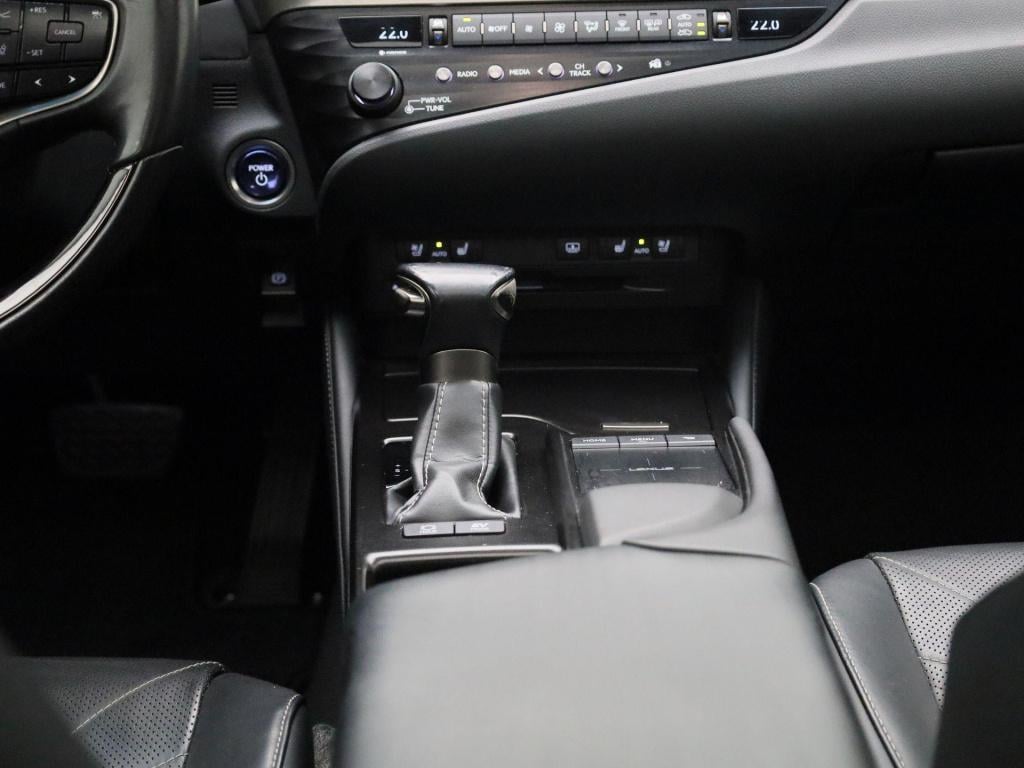 Lexus Es 300h luxury line | automaat | panoramadak | lederen bekleding | ac