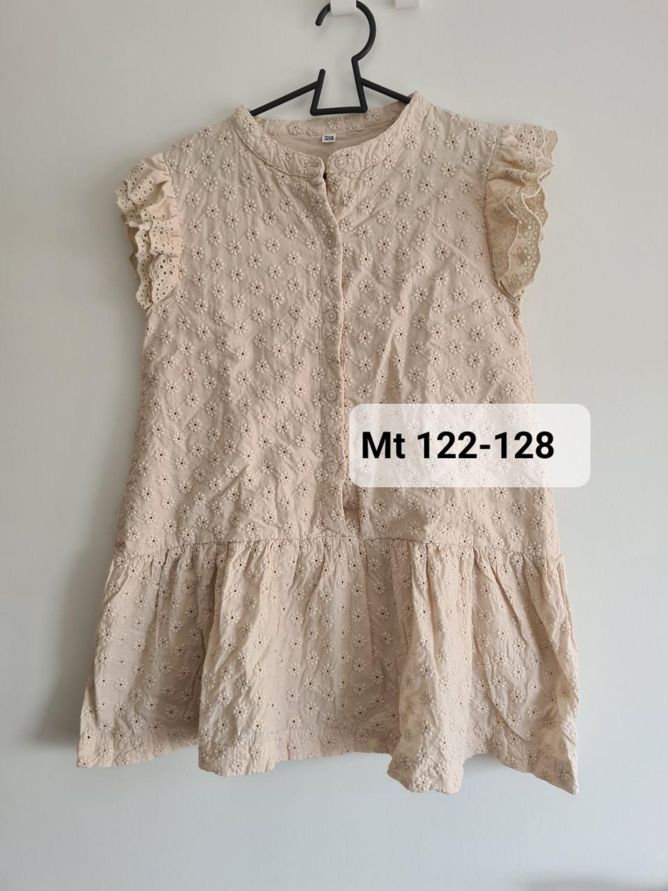 Heel leuk ecru , beige jurkje met roezels van Zeeman Maat 122-128