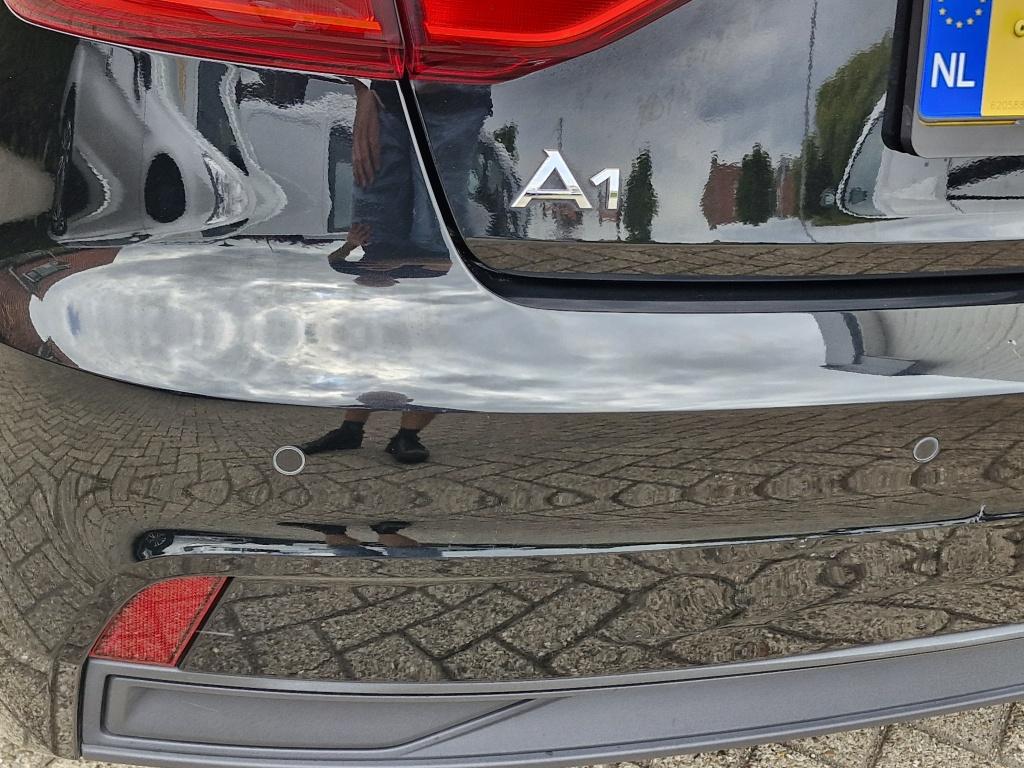 Audi A1 Sportback 30 tfsi pro line | 110 pk | parkeersesoren v+a | lane ass