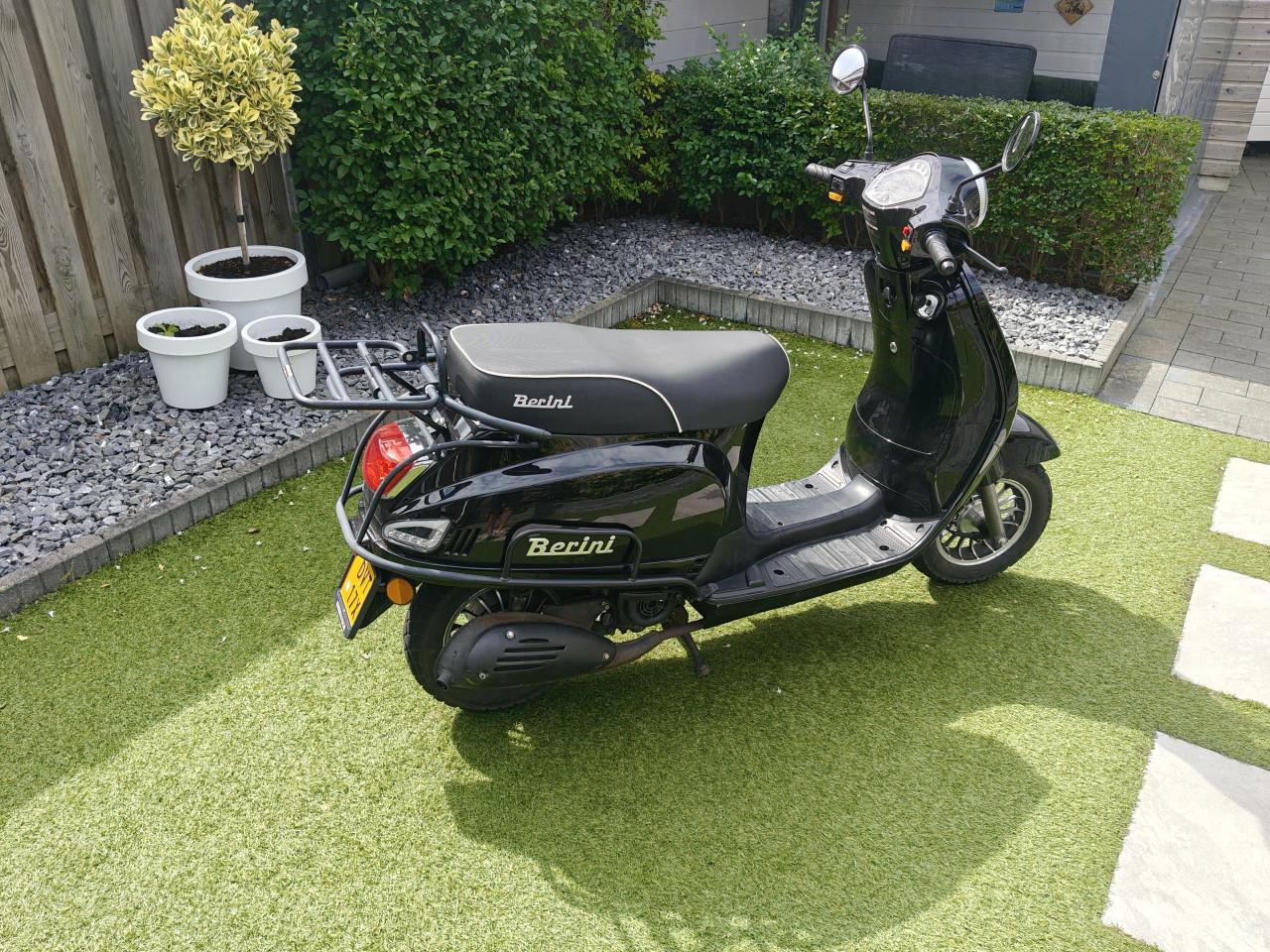 Berini Napoli 2 scooter