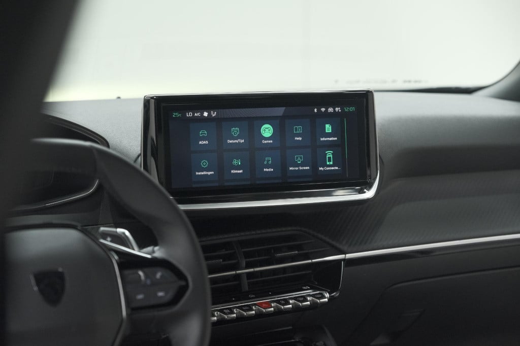 Peugeot 2008 puretech 130 eat8 allure | camera | navigatie | parkeersensore