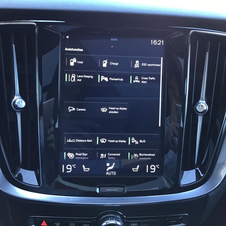 Volvo V60 t8 390pk awd r-design| full options ! trekhaak