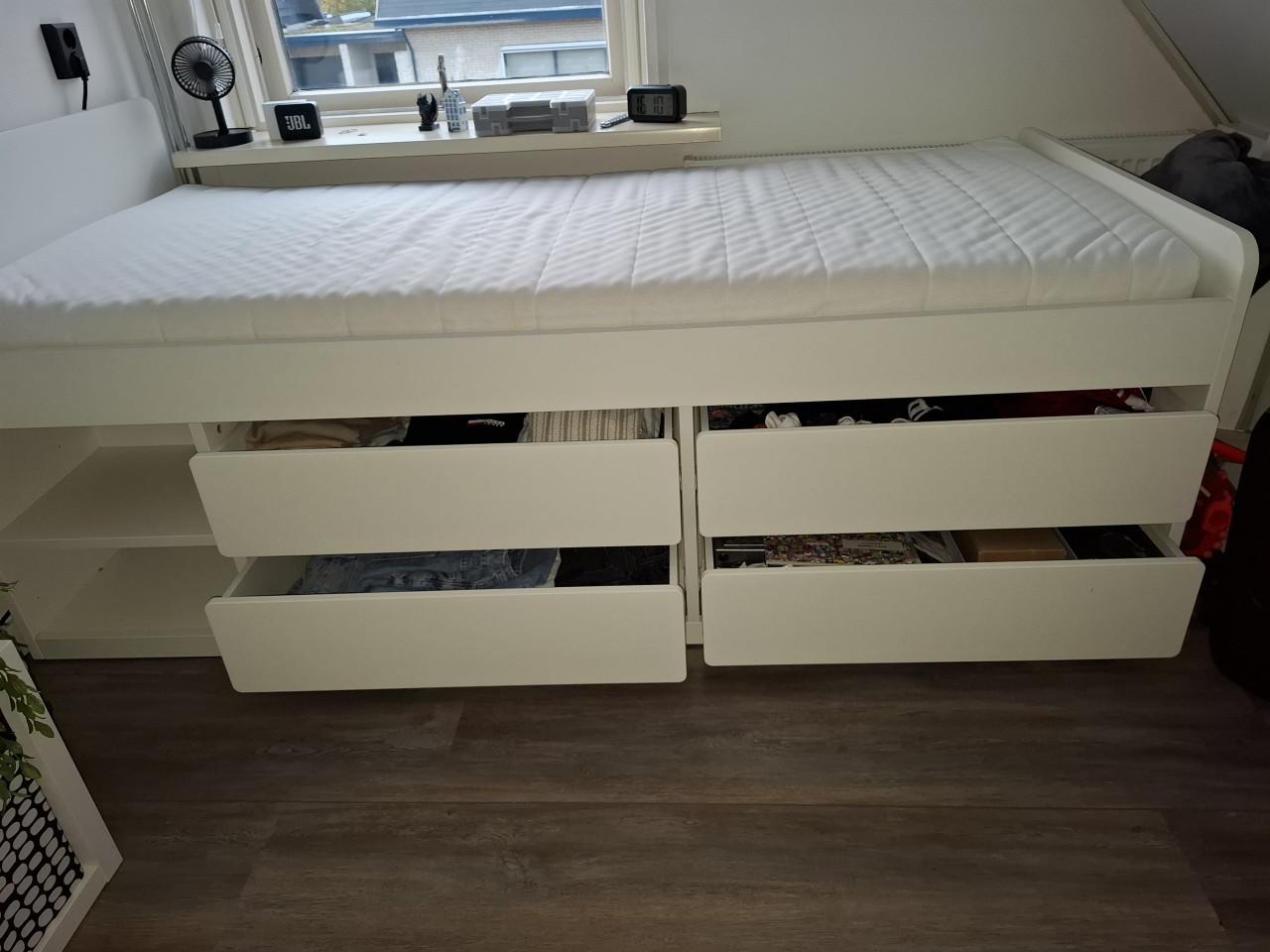 Eenpersoons Bed (Ikea släkt)