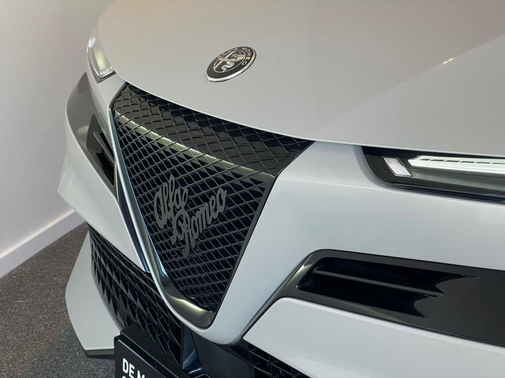 Alfa Romeo Junior elettrica 54 kwh