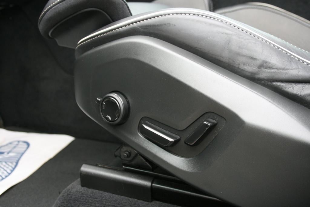 Volvo XC60 2.0 t6 plug-in hybrid awd plus black edition