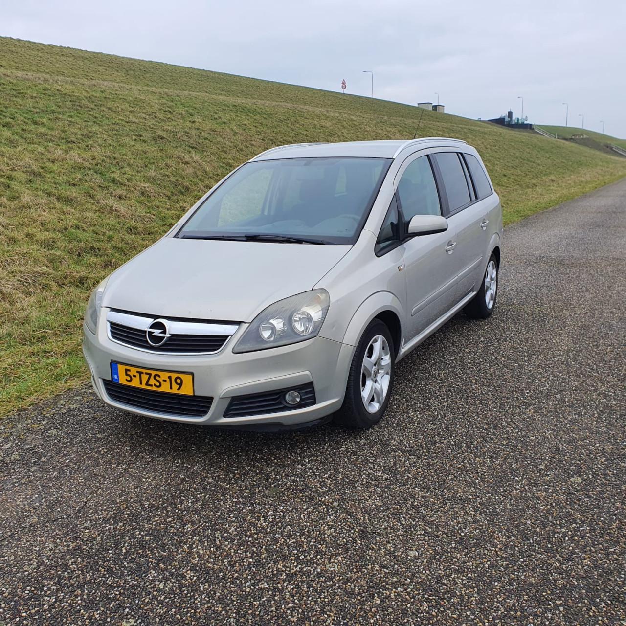 Opel Zafira 1.8 Essentia 7 persoons
