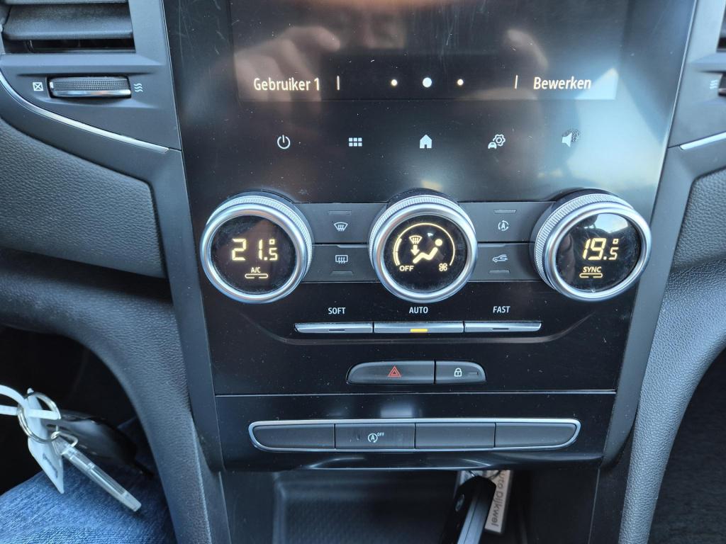 Renault Megane 1.3 tce 140 edc automaat business edt. trekhaak, all season 