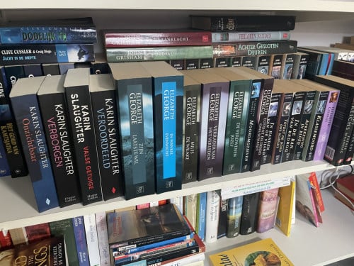 8 dozen met Boeken 0,50 per stuk of alle dozen voor ….