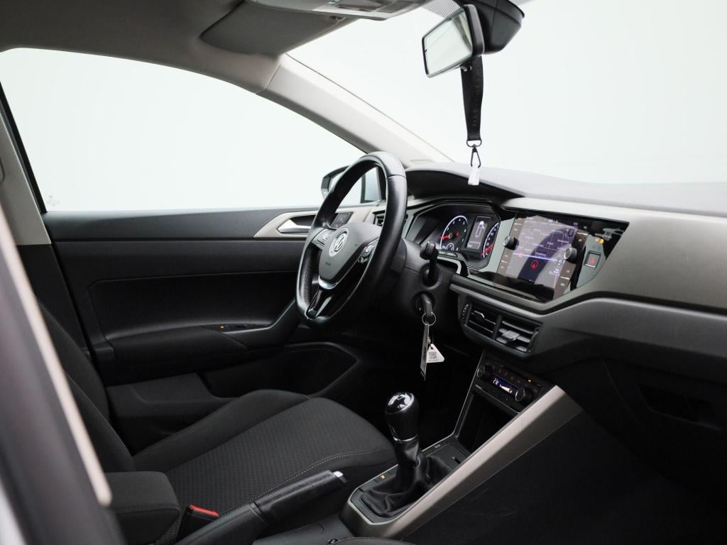 Volkswagen Polo 1.0 tsi comfortline business | parkeer sensoren | navigatie