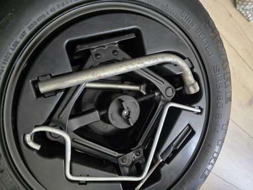 Fiat thuiskomer Pirell maat 135/80 B14 in goede staat
