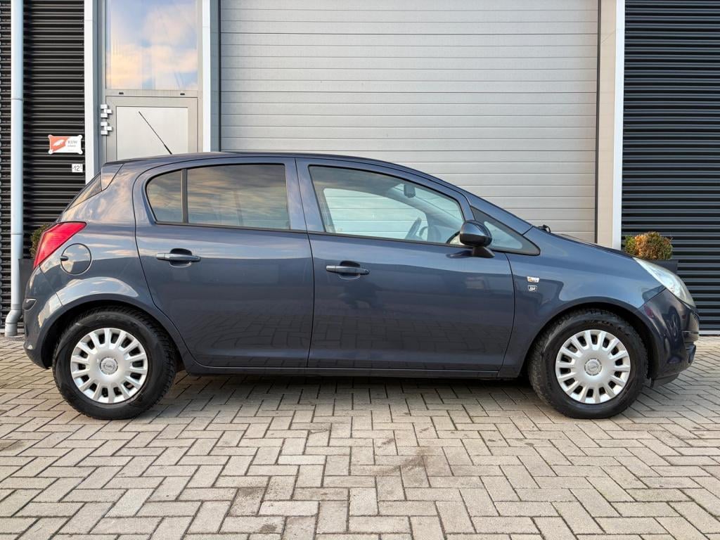 Opel Corsa 1.4-16v '111' edition