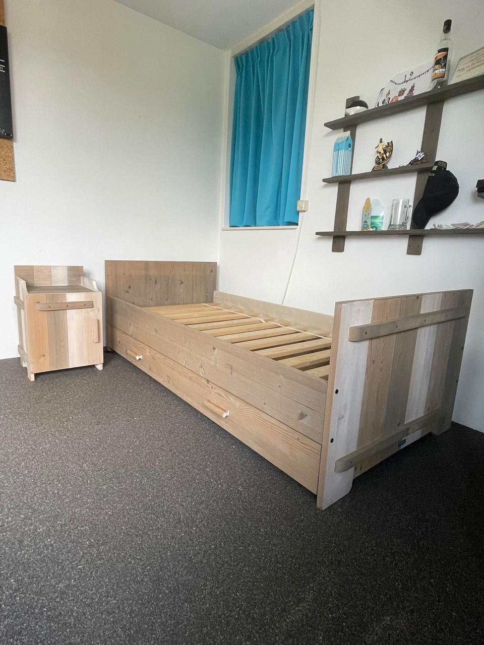 Bopita slaapkamer (bed, bureau en 2 kastjes)