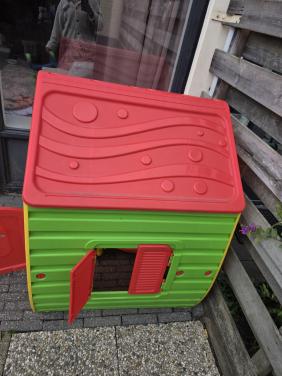 Speelhuisje buiten