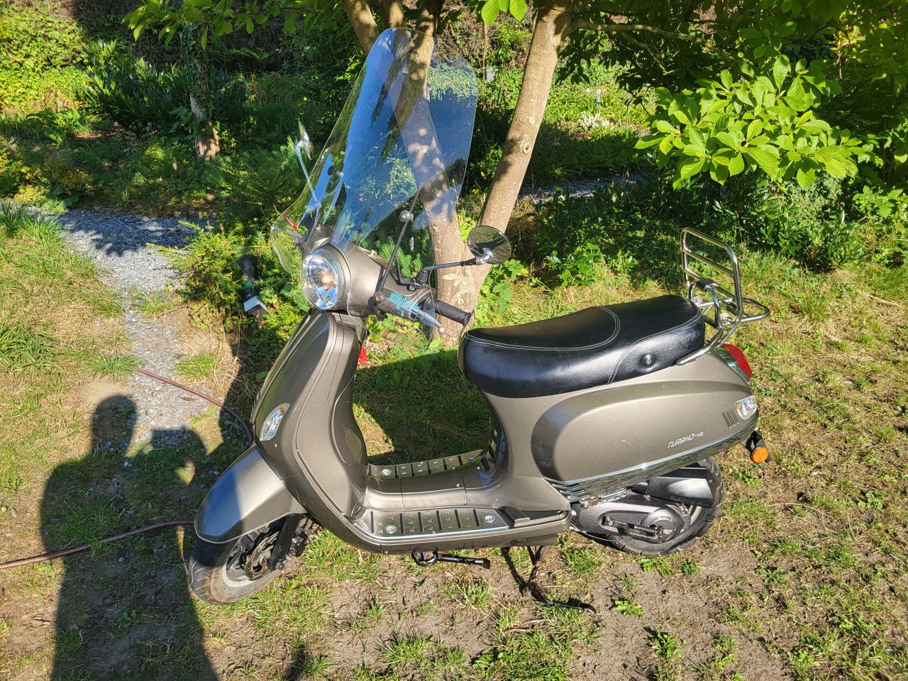 Te koop leuke bromscooter
